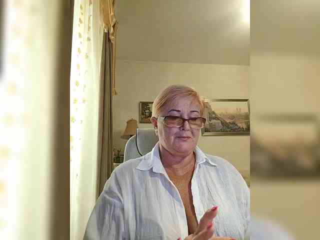 KarinkaSweet webcam