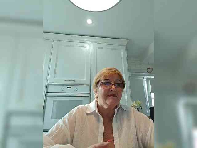 KarinkaSweet webcam