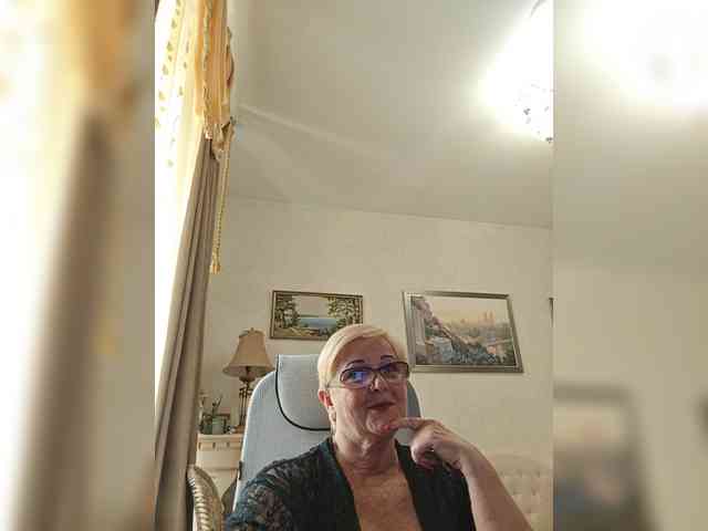KarinkaSweet webcam