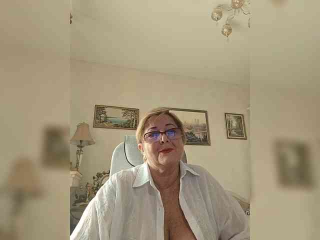 KarinkaSweet webcam