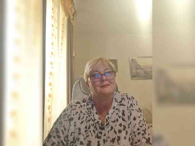 KarinkaSweet webcam