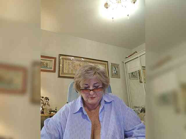 KarinkaSweet webcam
