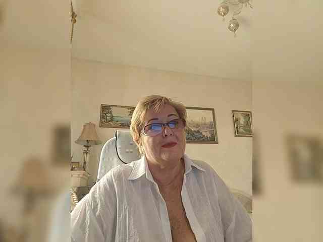KarinkaSweet webcam