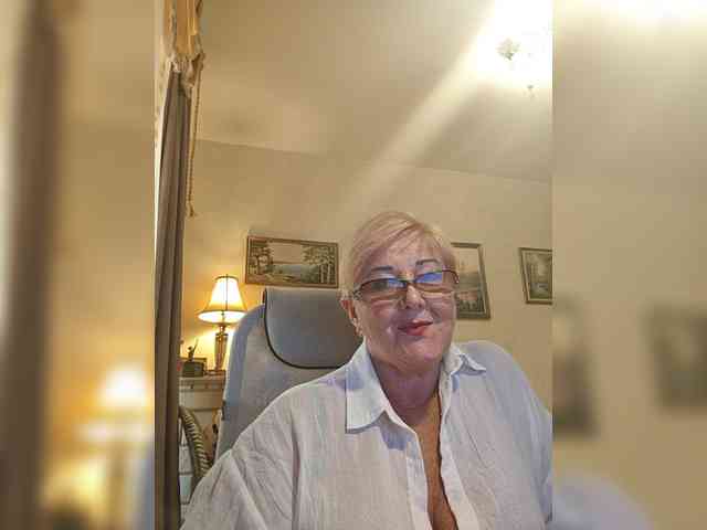 KarinkaSweet webcam