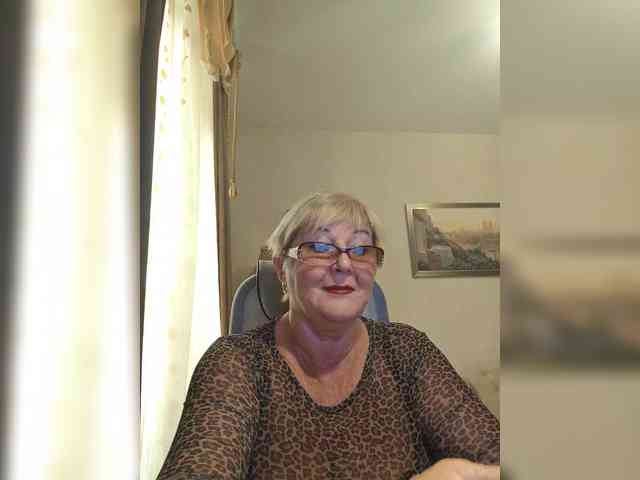 KarinkaSweet webcam