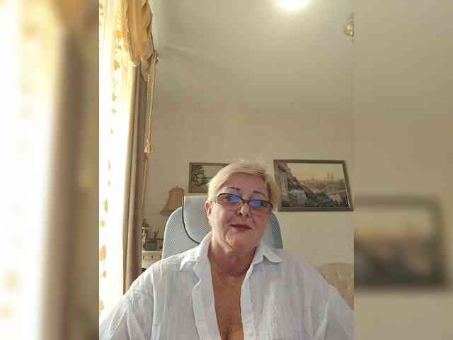 KarinkaSweet webcam