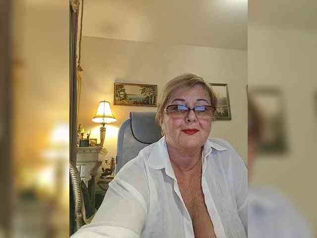 KarinkaSweet webcam