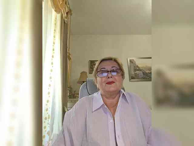 KarinkaSweet webcam