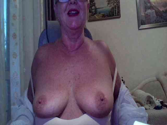 KarinkaSweet webcam