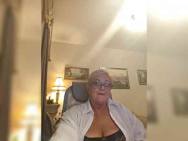 KarinkaSweet webcam