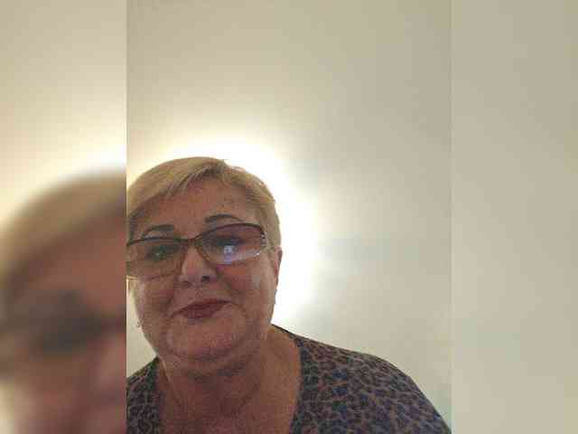 KarinkaSweet webcam