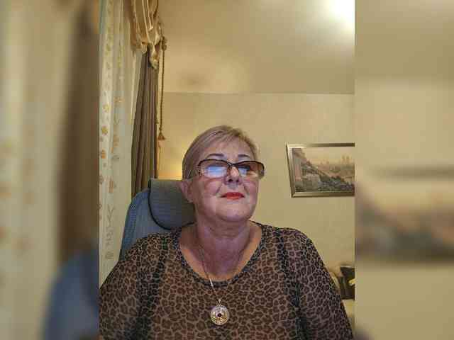 KarinkaSweet webcam
