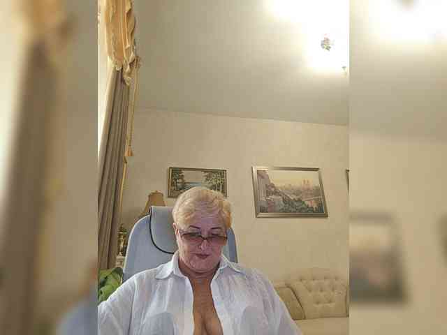 KarinkaSweet webcam
