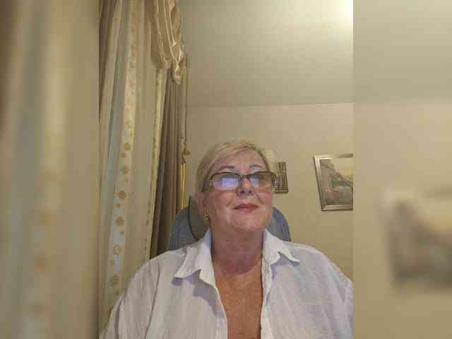 KarinkaSweet webcam