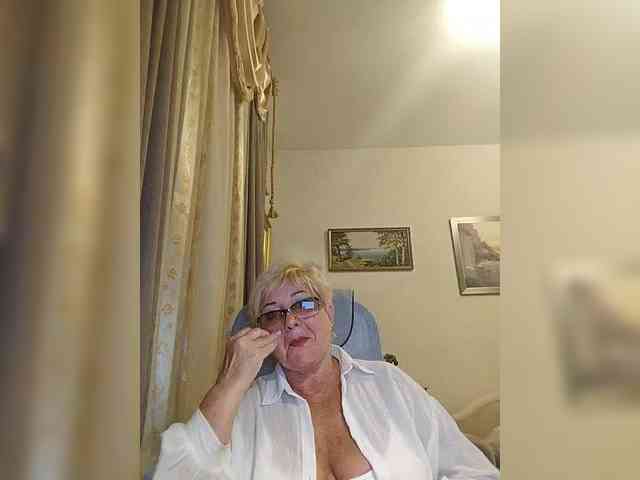 KarinkaSweet webcam
