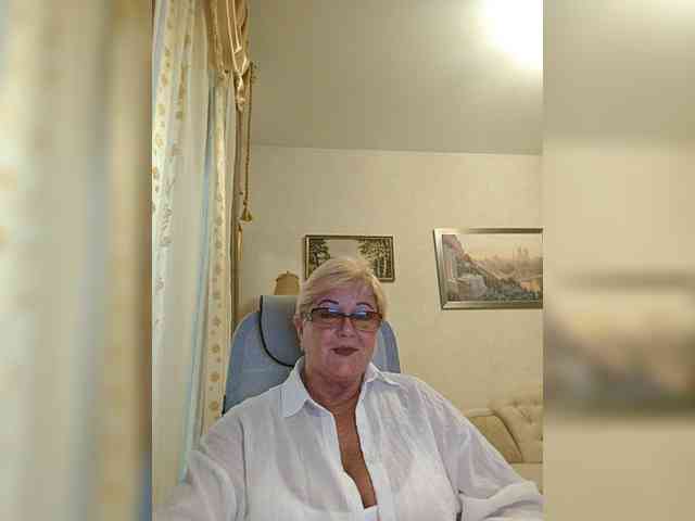 KarinkaSweet webcam