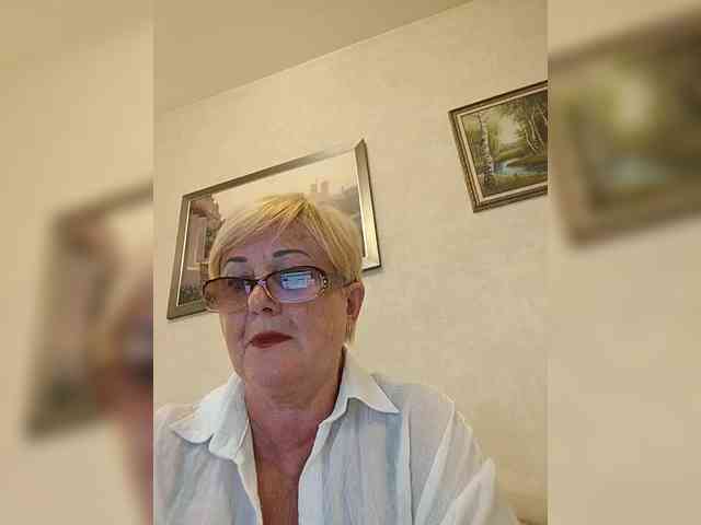 KarinkaSweet webcam