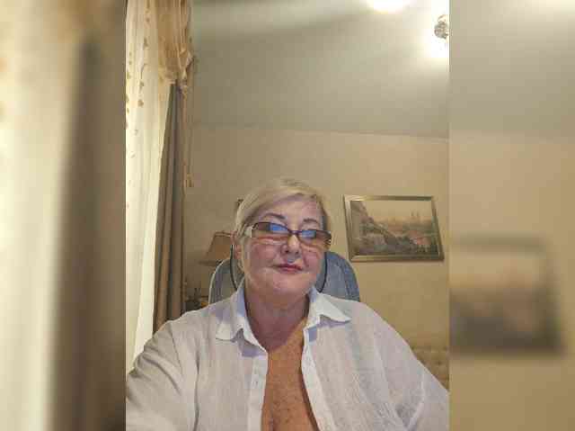 KarinkaSweet webcam