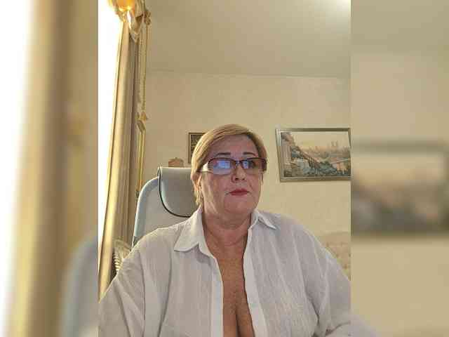 KarinkaSweet webcam