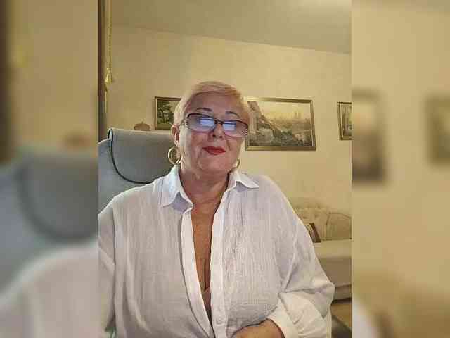 KarinkaSweet webcam