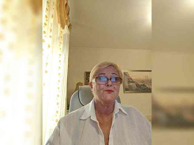 KarinkaSweet webcam