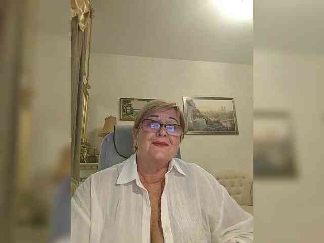 KarinkaSweet webcam