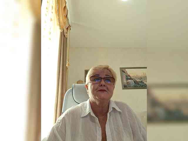 KarinkaSweet webcam