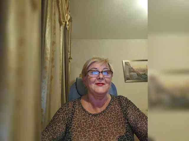KarinkaSweet webcam