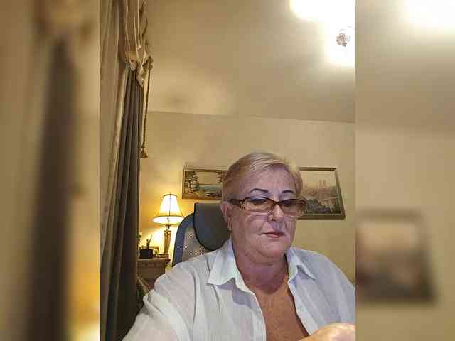 KarinkaSweet webcam