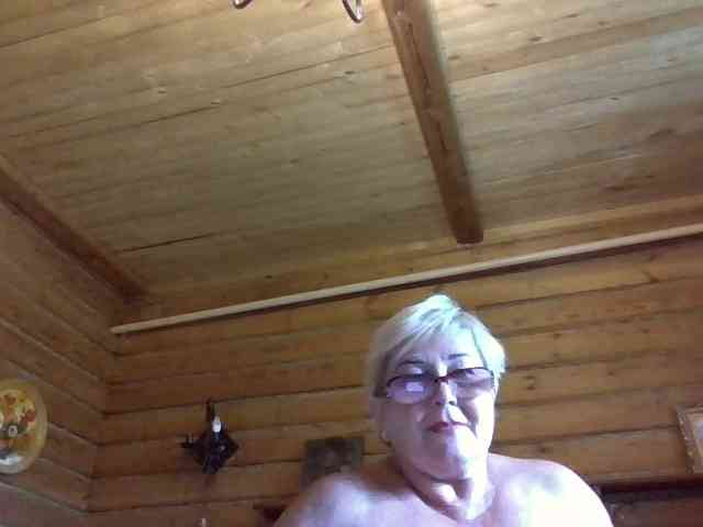 KarinkaSweet webcam