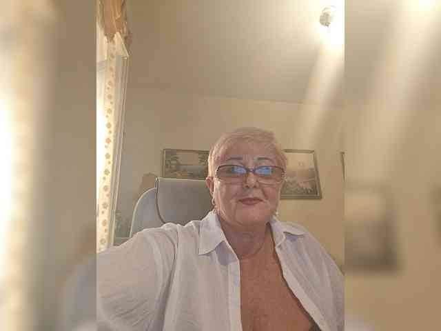 KarinkaSweet webcam