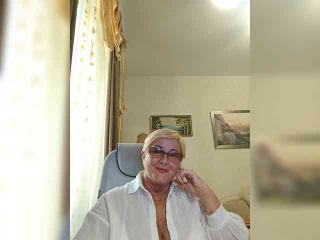 KarinkaSweet webcam