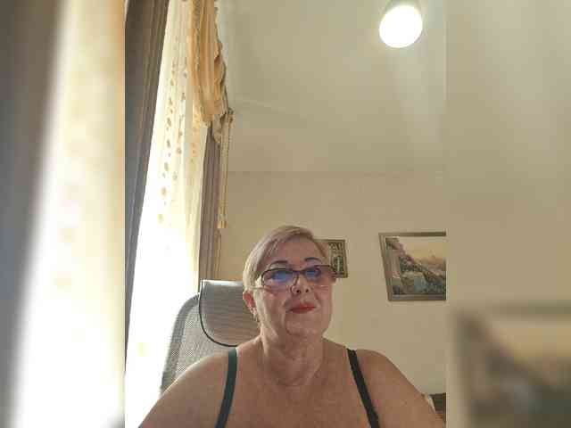 KarinkaSweet webcam