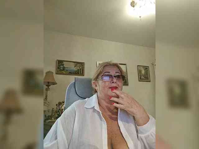 KarinkaSweet webcam