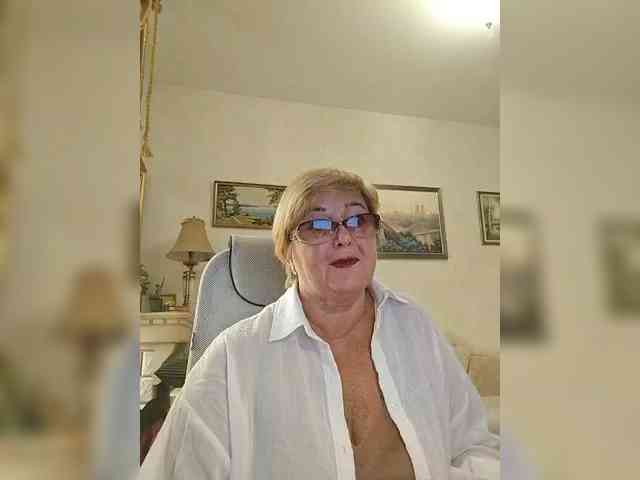 KarinkaSweet webcam