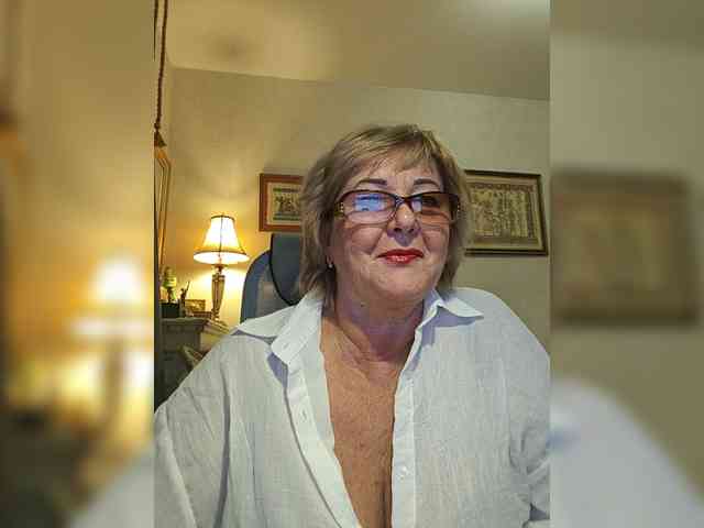 KarinkaSweet webcam