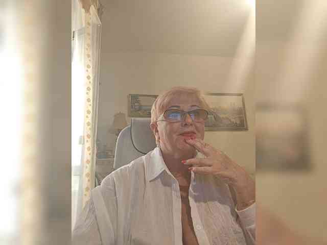 KarinkaSweet webcam