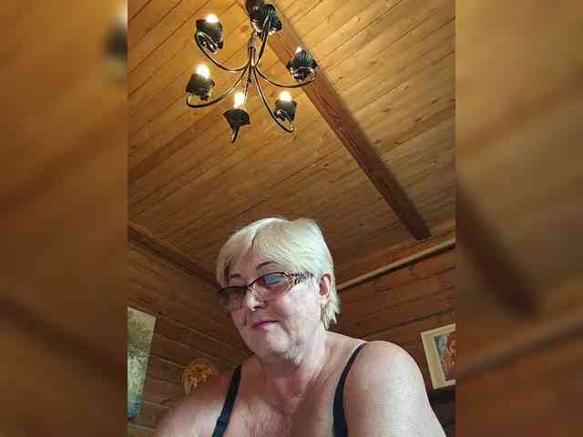 KarinkaSweet webcam