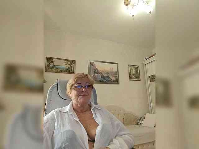 KarinkaSweet webcam