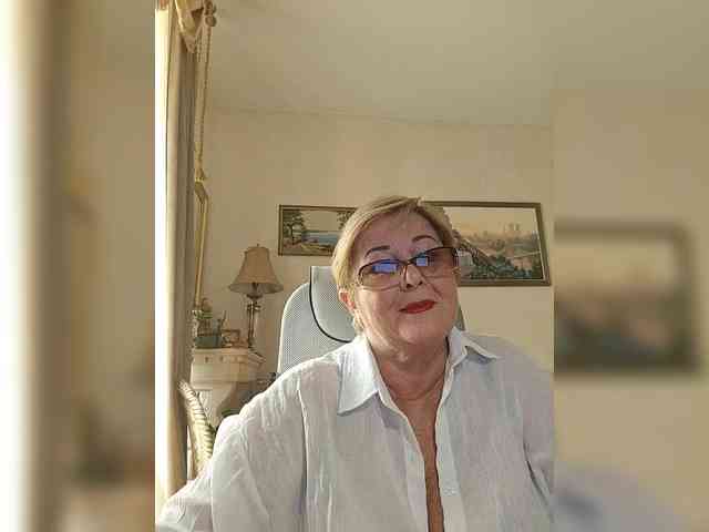 KarinkaSweet webcam