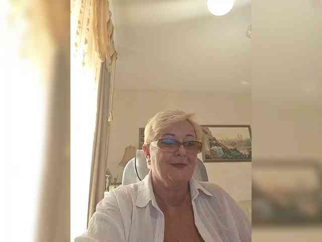 KarinkaSweet webcam