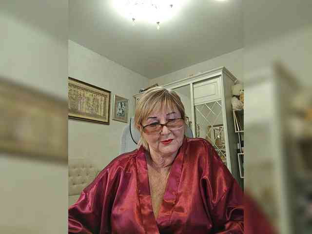 KarinkaSweet webcam