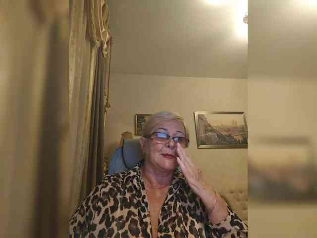 KarinkaSweet webcam