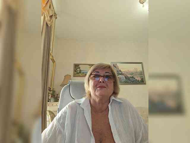 KarinkaSweet webcam