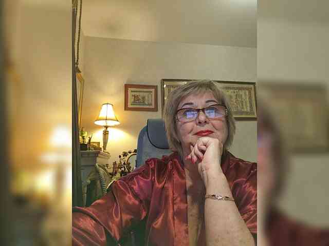 KarinkaSweet webcam