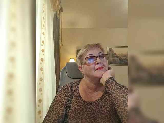 KarinkaSweet webcam