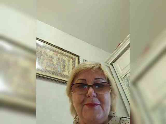 KarinkaSweet webcam