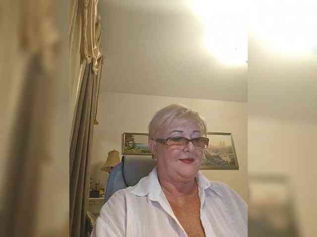 KarinkaSweet webcam