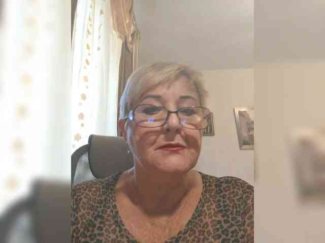KarinkaSweet webcam
