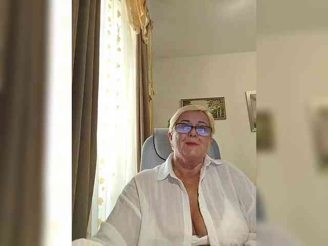 KarinkaSweet webcam